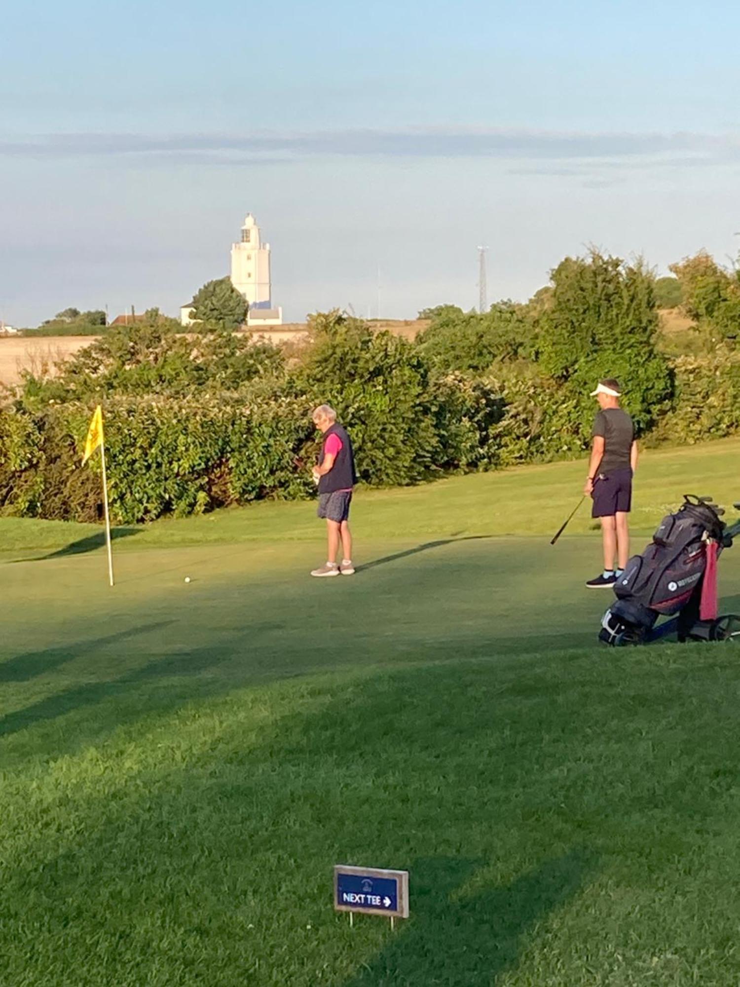 Broadstairs, Bays & Golf - Sleeps 2 Apartment Luaran gambar